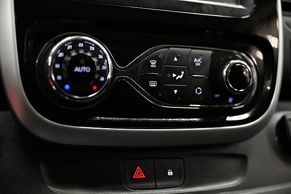 Renault Trafic 24 of 28
