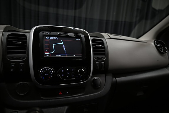Renault Trafic 23 of 28