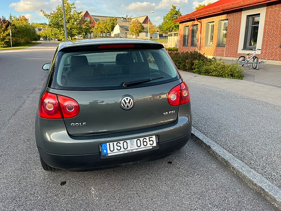 Volkswagen Golf V 6 of 8