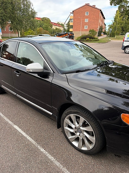 Volvo S80 2 of 16