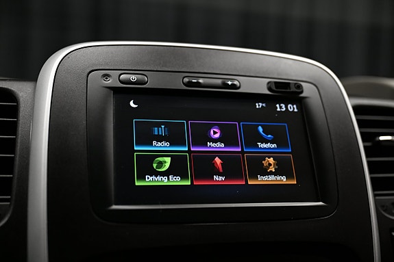 Nissan NV300 17 of 24