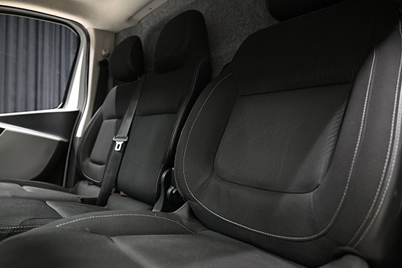 Nissan NV300 18 of 24