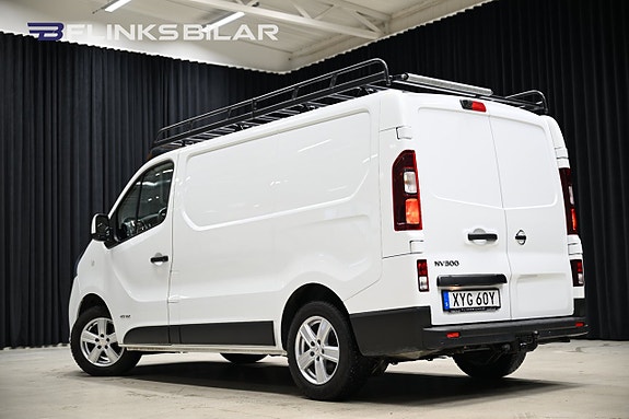 Nissan NV300 5 of 24