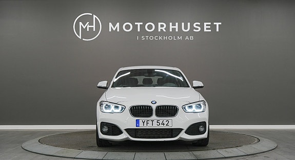 BMW 118i 2 of 22