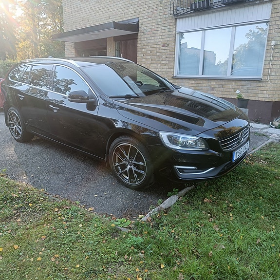 Volvo V60 5 of 7