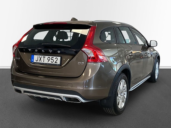 Volvo V60 Cross Country 4 of 13