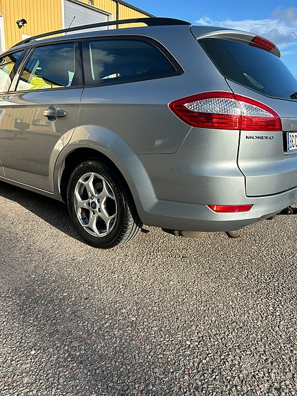 Ford Mondeo 4 of 8