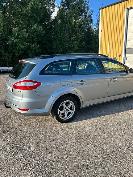 Ford Mondeo 3 of 8