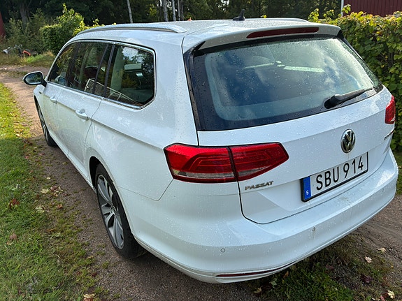 Volkswagen Passat 4 of 8