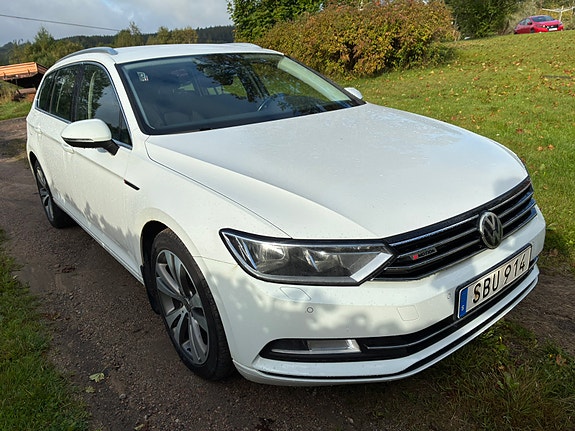 Volkswagen Passat 2 of 8