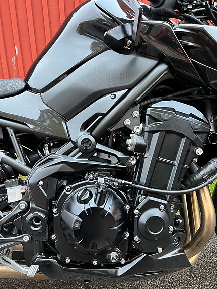 Kawasaki Z900 4 of 10