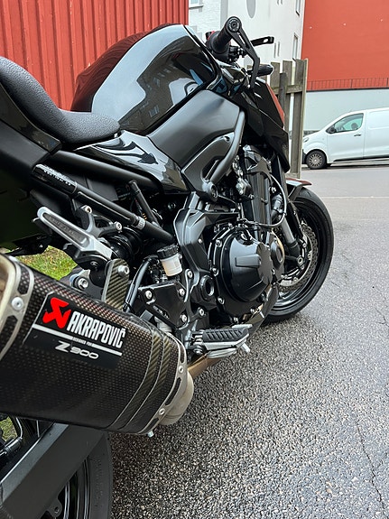 Kawasaki Z900 3 of 10