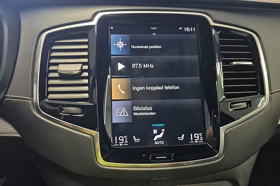 Volvo XC90 15 of 22