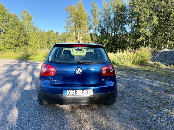 Volkswagen Golf V 9 of 17