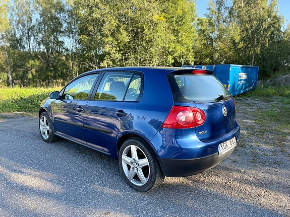 Volkswagen Golf V 10 of 17