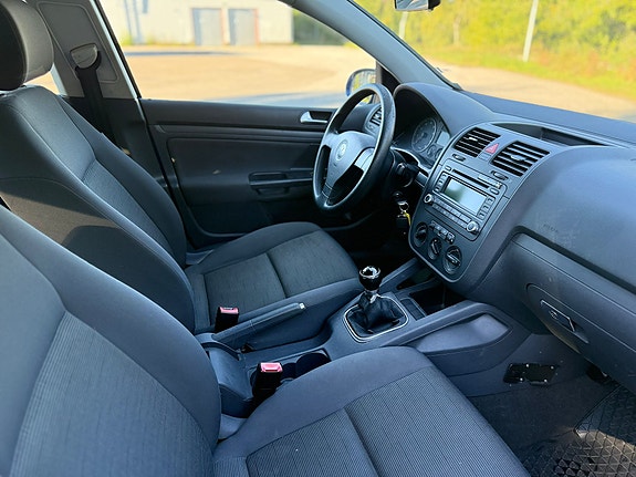 Volkswagen Golf V 5 of 17