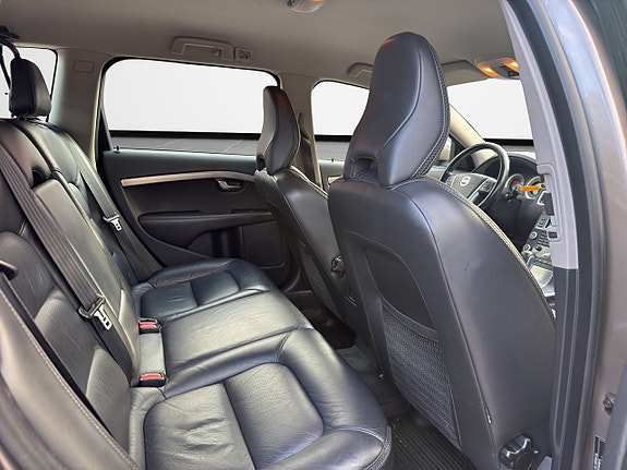 Volvo XC70 17 of 30