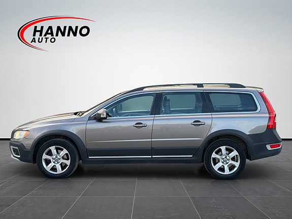 Volvo XC70 2 of 30