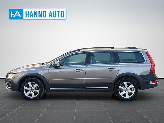 Volvo XC70 2 of 30