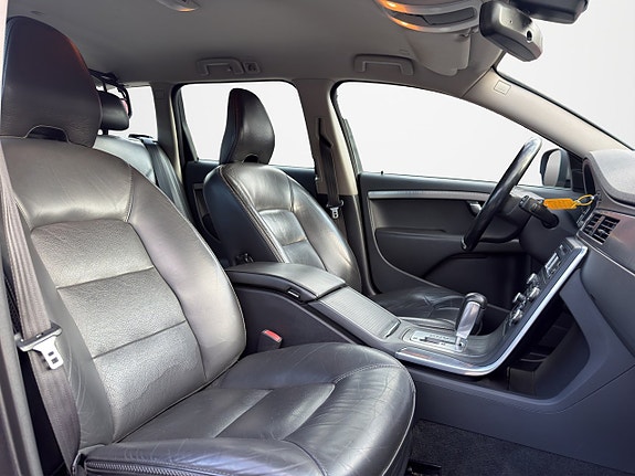 Volvo XC70 15 of 30