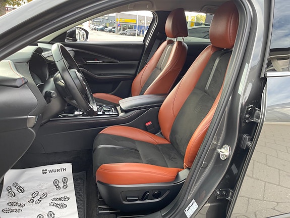 Mazda CX-30 11 of 30