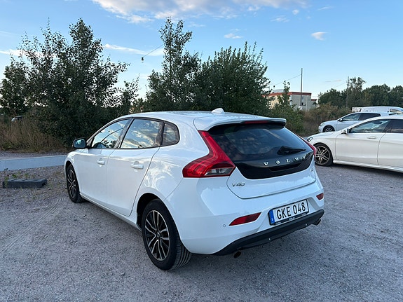 Volvo V40 3 of 7