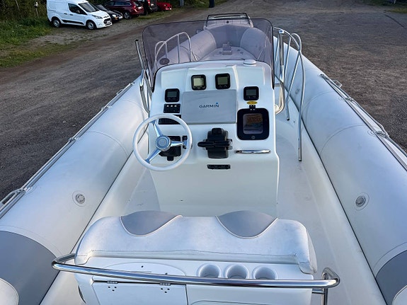 Zodiac Pro Open 850 – 2x Yamaha 225 – endast 304 tim + 80kmH 7 of 12