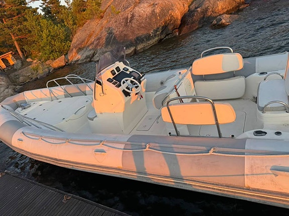 Zodiac Pro Open 850 – 2x Yamaha 225 – endast 304 tim + 80kmH 11 of 12