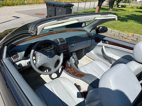 Mercedes-Benz CLK430 6 of 9