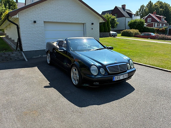 Mercedes-Benz CLK430 5 of 9