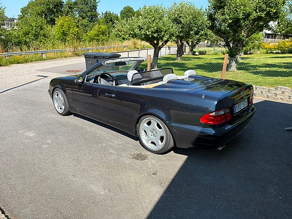Mercedes-Benz CLK430 3 of 9