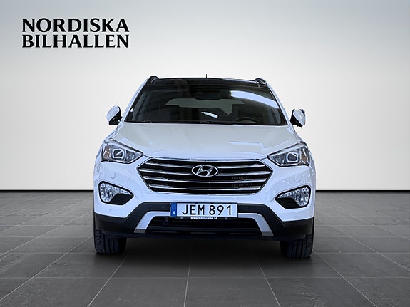 Hyundai Grand Santa Fe 2 of 20