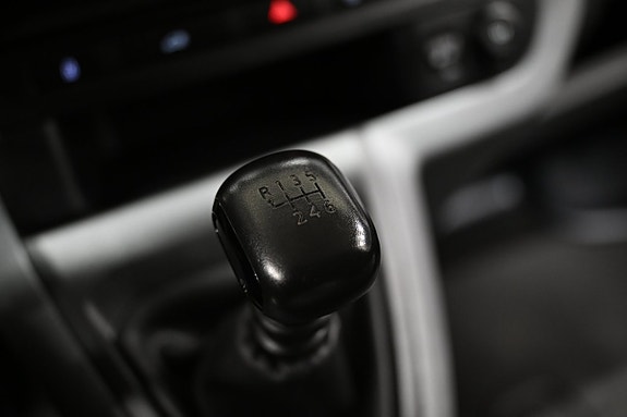 Peugeot Expert 24 of 29