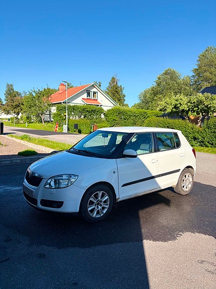 Skoda Fabia 2 of 4