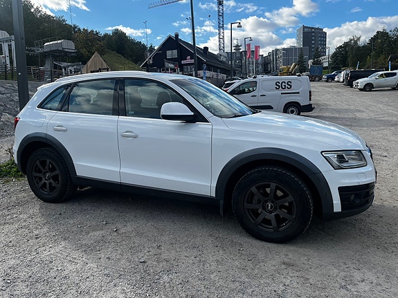 Audi Q5 2 of 7