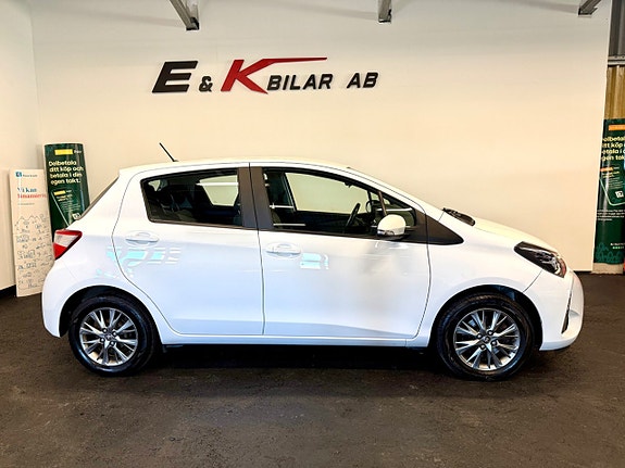 Toyota Yaris 3 of 18