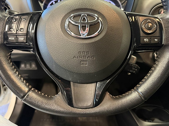 Toyota Yaris 16 of 18