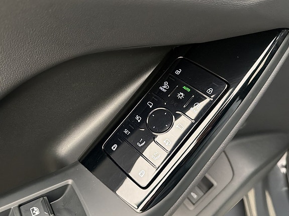 Audi Q6 e-tron 28 of 30