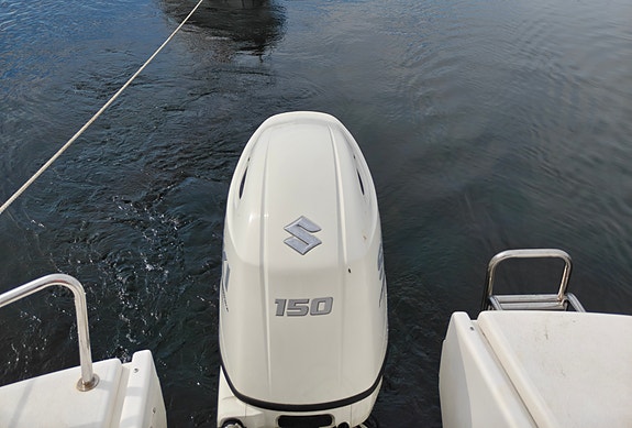 Crescent 625 MC Suzuki 150 HP 2 of 4