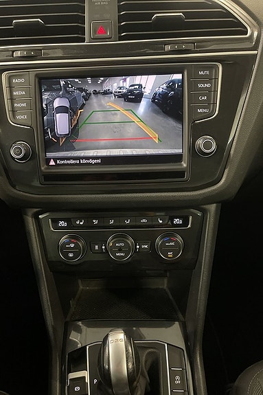 Volkswagen Tiguan 14 of 14