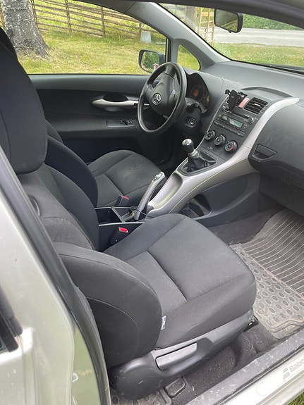 Toyota Auris 5 of 6