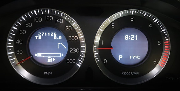 Volvo XC60 12 of 27