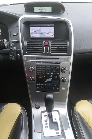 Volvo XC60 13 of 27