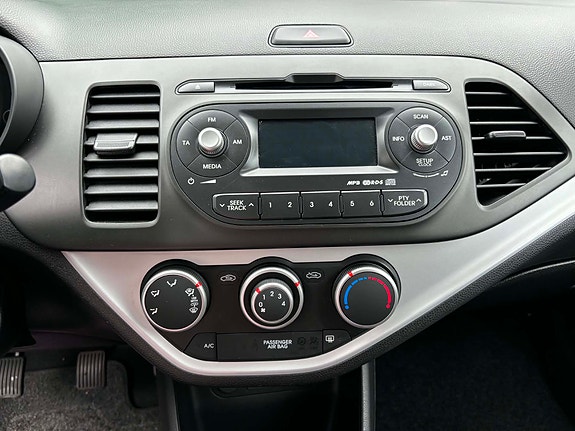 Kia Picanto 8 of 9