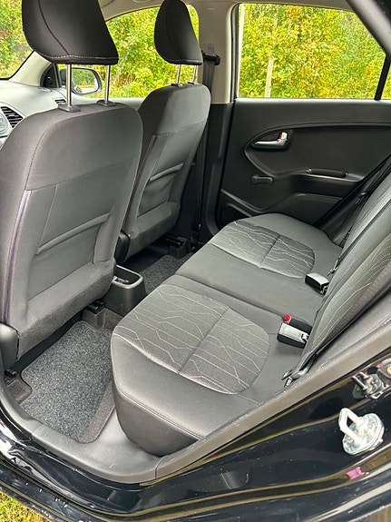 Kia Picanto 5 of 9