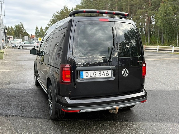 Volkswagen Caddy Alltrack 5 of 8