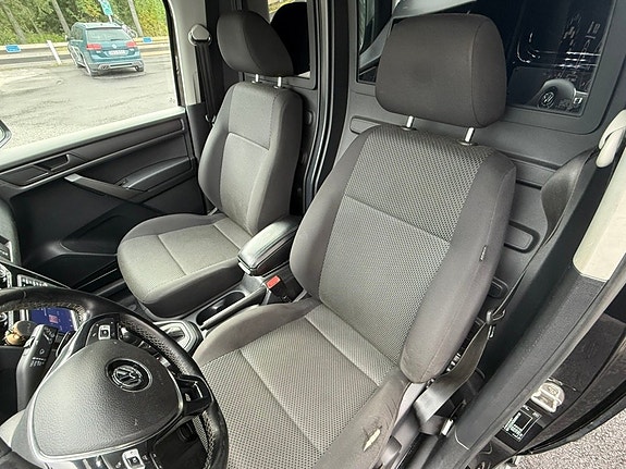 Volkswagen Caddy Alltrack 7 of 8
