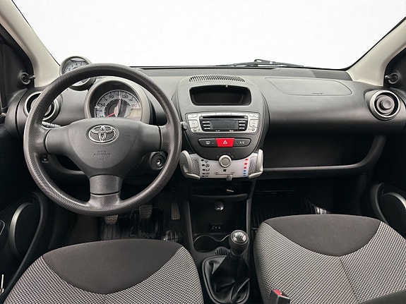 Toyota Aygo 12 of 23