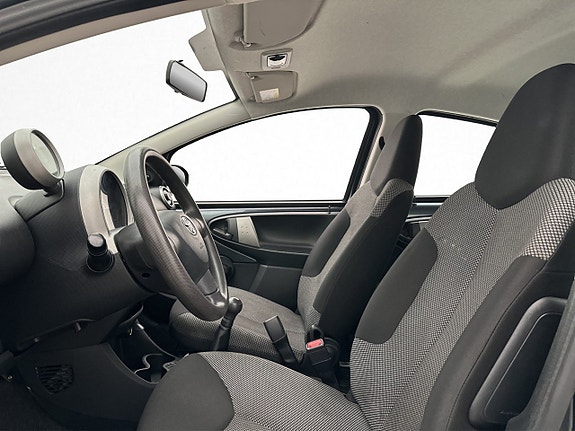 Toyota Aygo 11 of 23