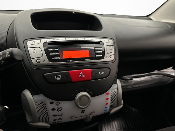 Toyota Aygo 16 of 23